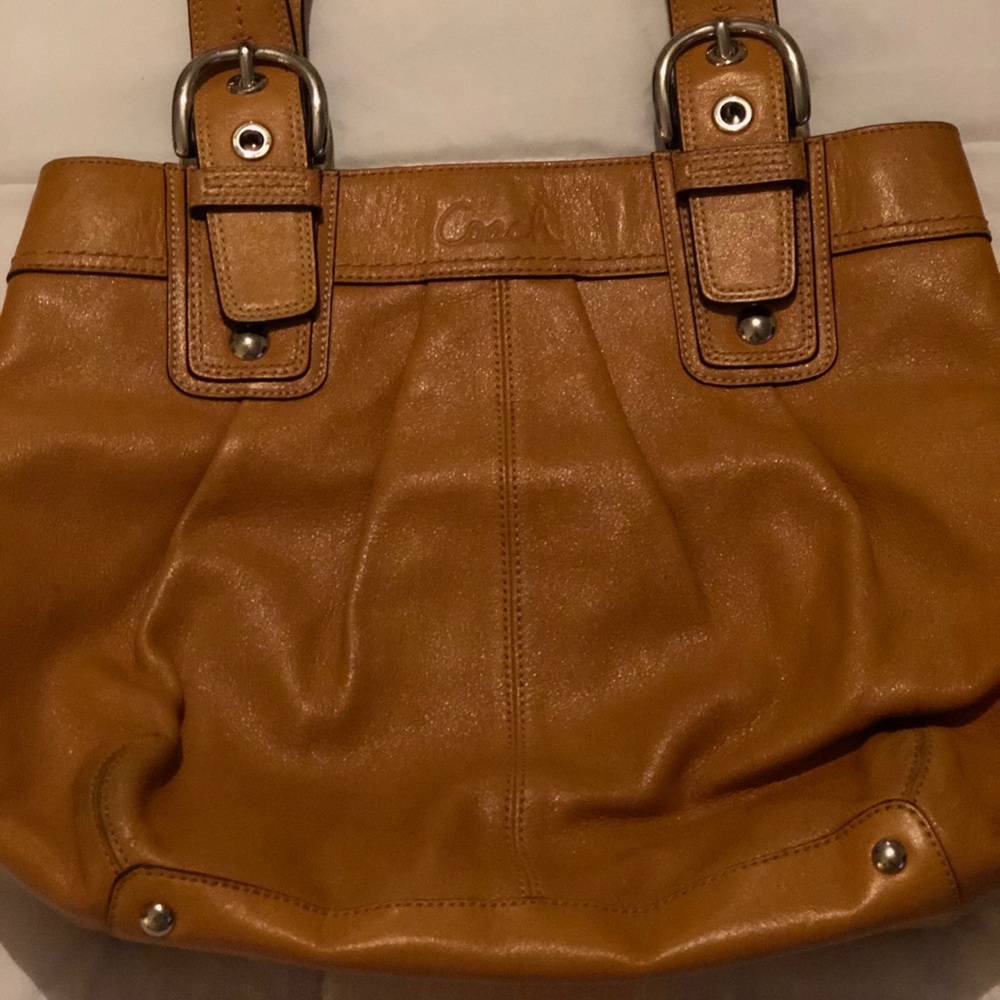 Vintage medium sized leather Coach handbag